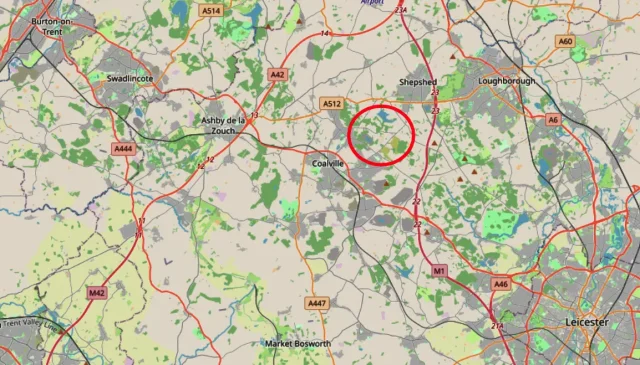 Kart som viser Coalville midtveis mellom Leicester og Burton-upon-Trent