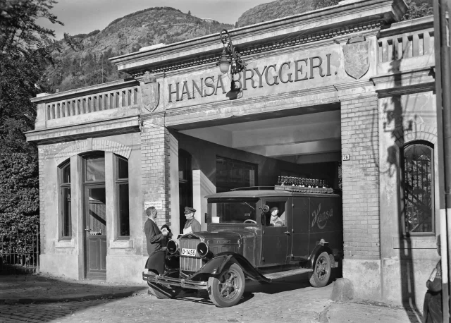 Den temmelig staselige kjøreporten til Hansa Bryggeri på 1940-tallet
